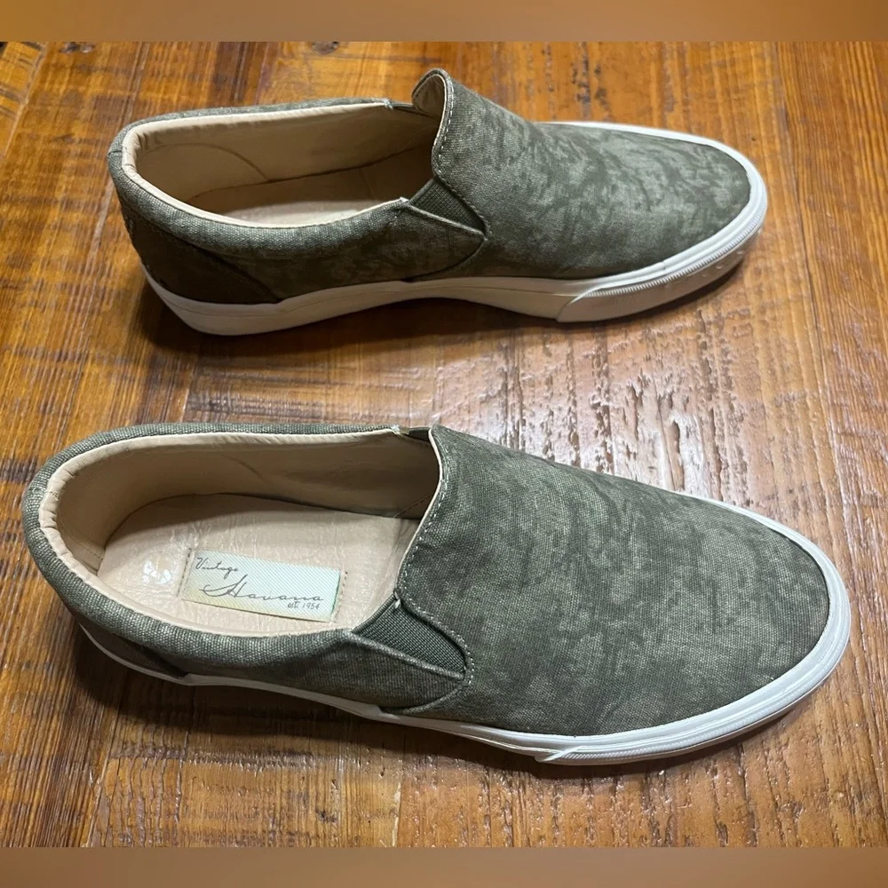 Vintage Havana Slip on Sneakers Size 9 - Picture 11 of 14